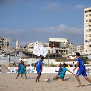 Jucători și terenuri de fotbal din Fâșia Gaza // Foto: Imago