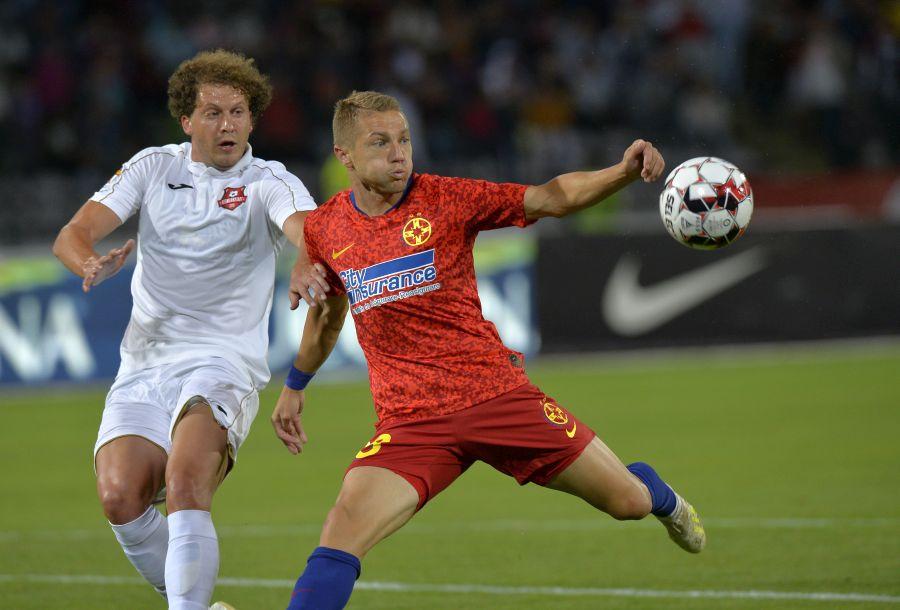 Mihai Roman în tricoul lui FCSB VIDEO Mihai Roman a plecat de la FCSB și a spus tot: „Totul e foarte dificil din cauza lui Gigi Becali”