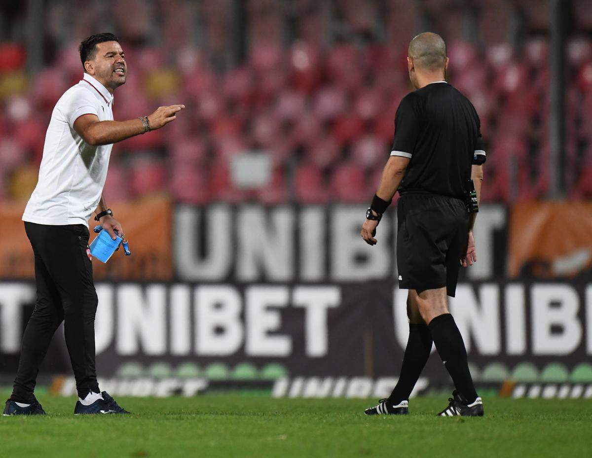 EXCLUSIV Starul lui Dinamo din sezonul trecut nu mai e în grațiile lui Contra! Impresarii îi caută echipă