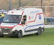 Farul - FC Argeș, probleme pentru un spectator. Ambulanța pe teren