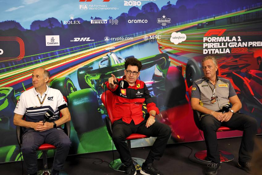 Mattia Binotto, directorul echipei Ferrari, a acuzat modul în care oficialii FIA au gestionat finalul Marelui Premiu de la Monza, unul câștigat de Max Verstappen: „E o rușine!”.