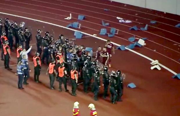 „Scânteia” care a declanșat scandalul de la FCU Craiova - Rapid: totul a pornit de la un gest incredibil!