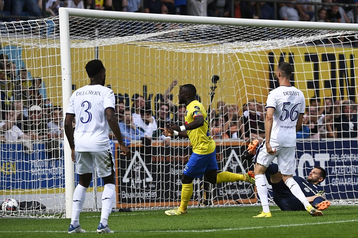 Anderlecht, chinuită teribil de o nou-promovată, înaintea duelului cu FCSB