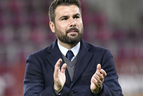 Operația de apendicită a lui Adrian Mutu (43 de ani) a fost un succes. Antrenorul Rapidului va fi luni externat și va putea reveni la antrenamentele echipei.