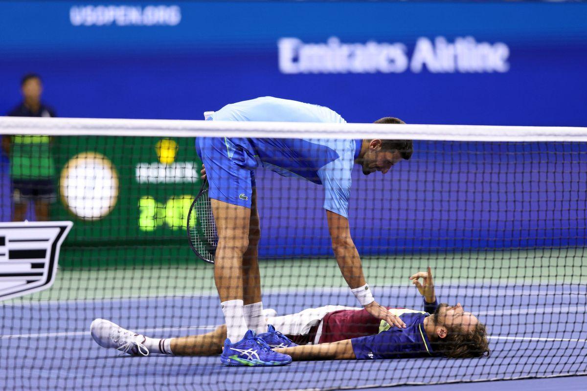 „Ce mai cauți aici?” » Daniil Medvedev a pierdut finala de la US Open, dar a cucerit publicul cu discursul său. Ce a spus despre Djokovic