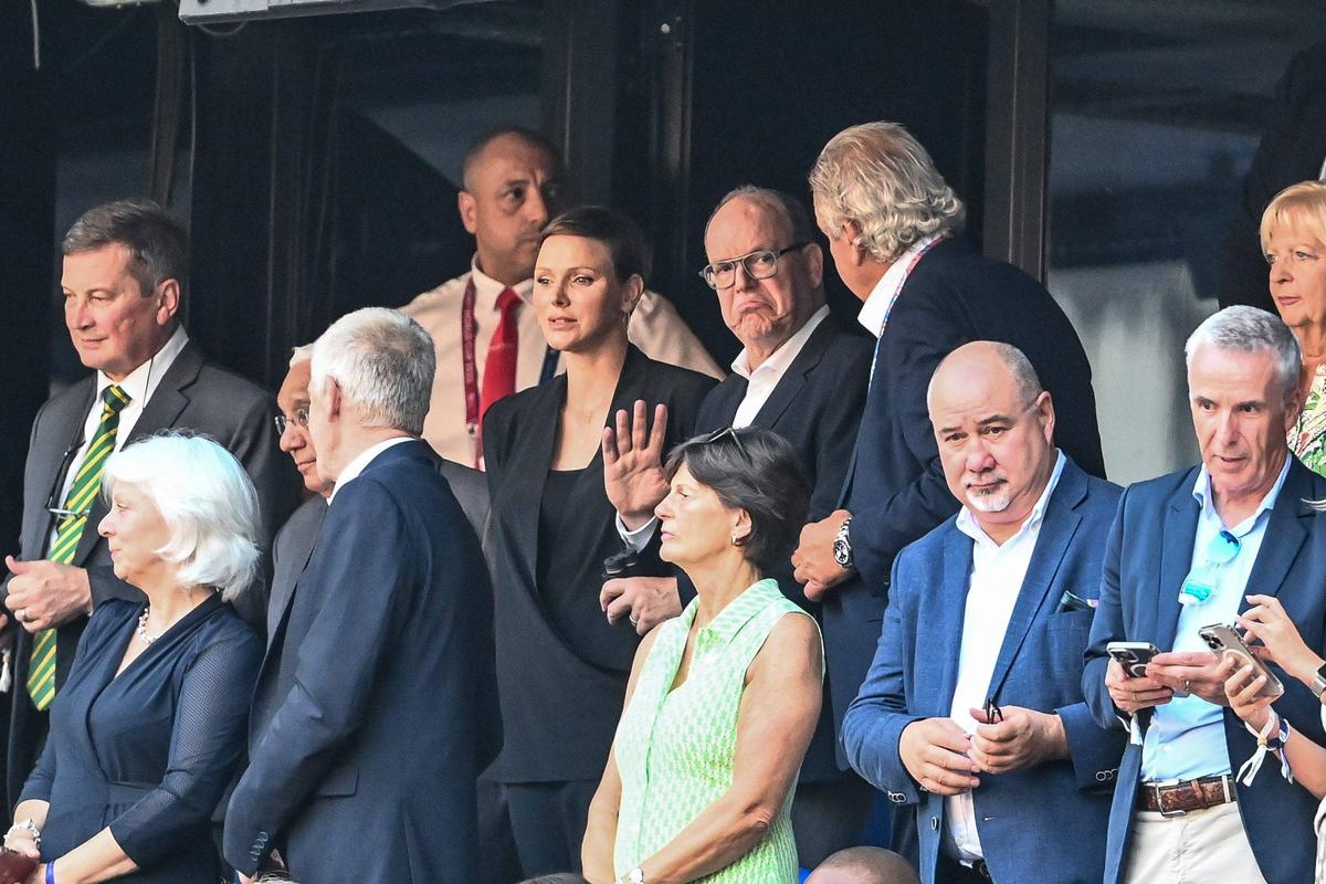 Prințul Albert de Monaco și soția sa și-au făcut apariția la meciul de rugby dintre Africa de Sud și Scoția