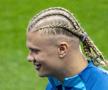 Erling Haaland (23 de ani) s-a prezentat la unul dintre antrenamentele Norvegiei cu un look similar cu cel afișat de George Pușcaș (27) la partida dintre România și Israel (1-1).