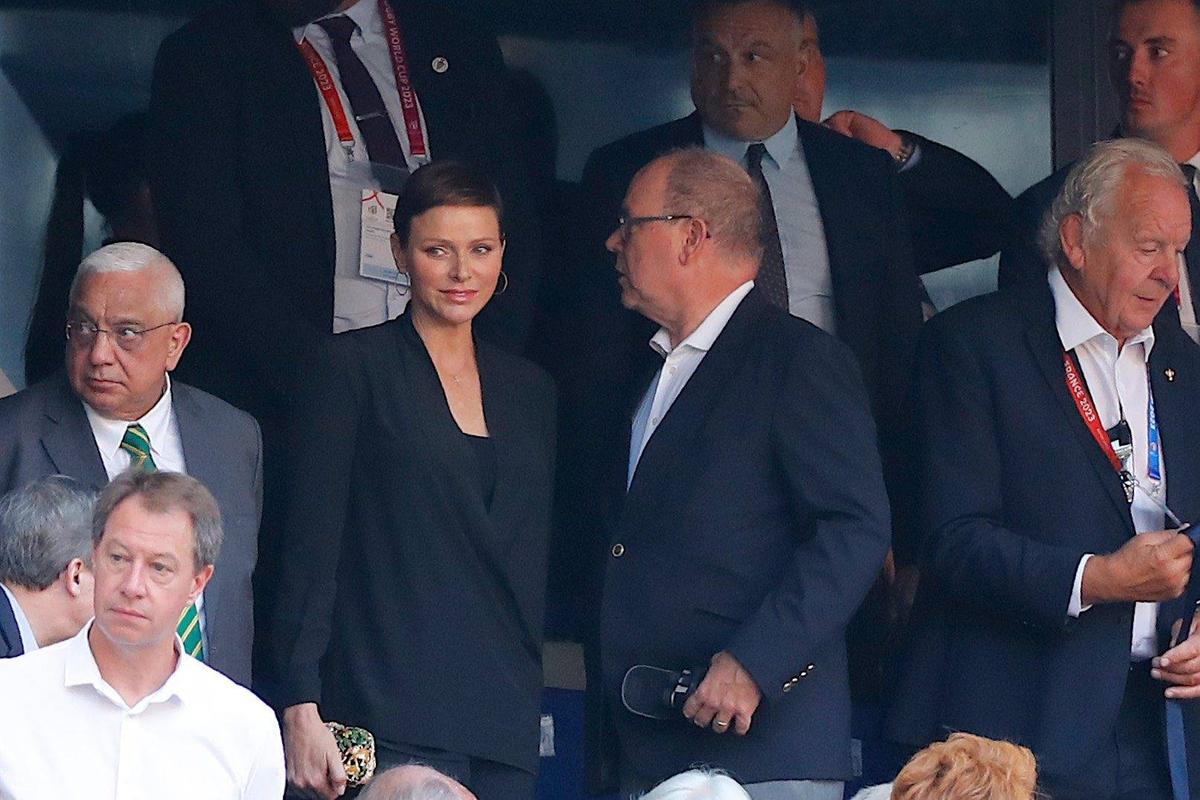Prințul Albert de Monaco și soția sa și-au făcut apariția la meciul de rugby dintre Africa de Sud și Scoția
