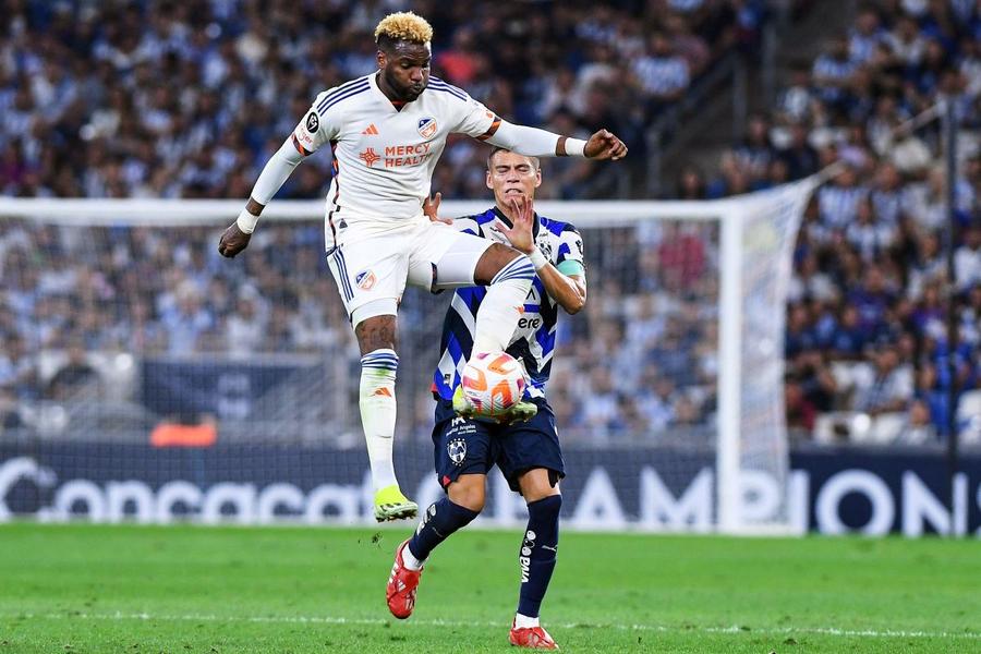 Aaron Boupendza. Foto: Imago Images Rapid a rezolvat și ultima mutare, o superlovitură: vineri dimineață e la București!