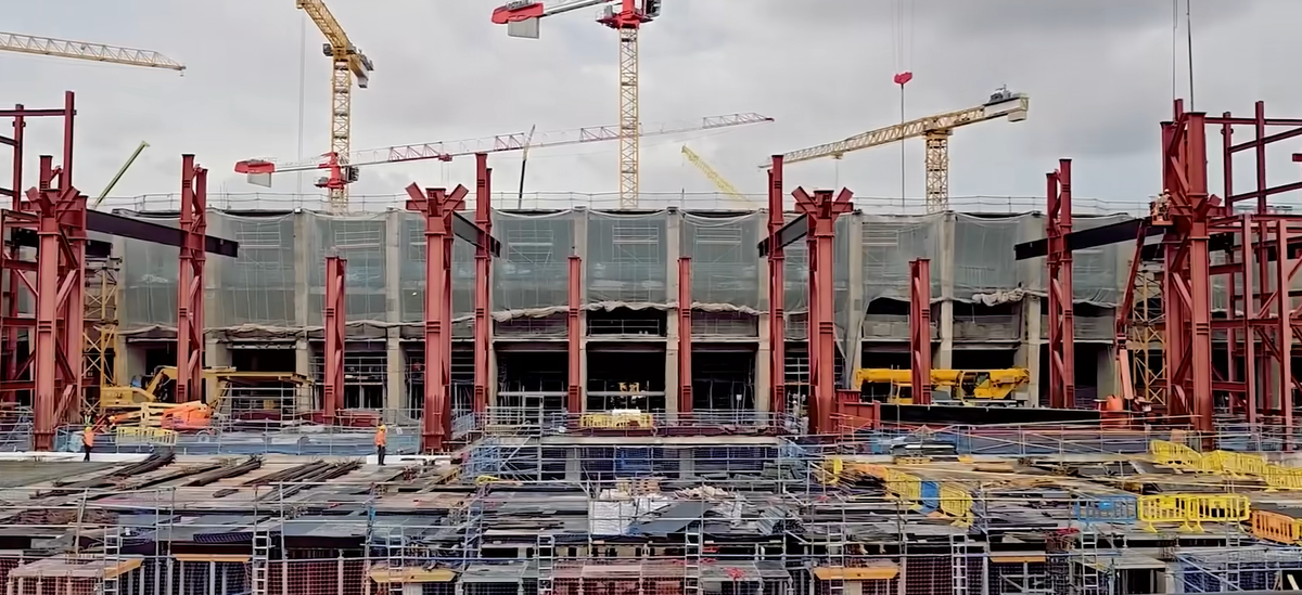 O firmă din România caută muncitori pentru reconstrucția stadionului Camp Nou » Salariile oferite
