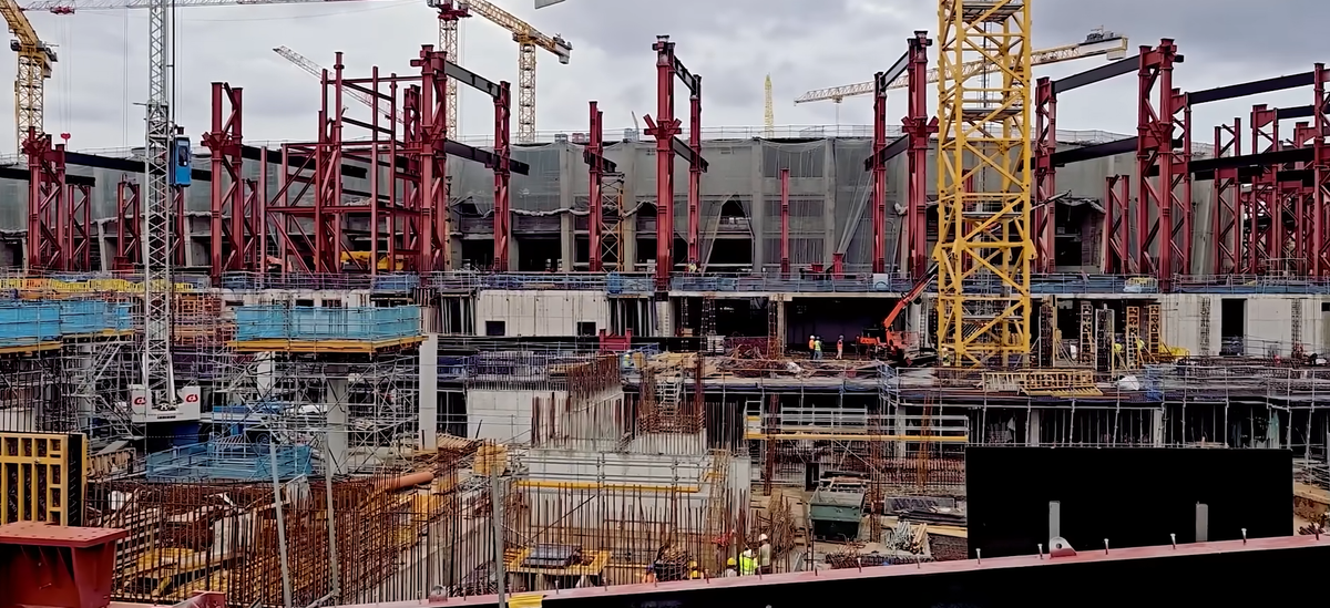 O firmă din România caută muncitori pentru reconstrucția stadionului Camp Nou » Salariile oferite