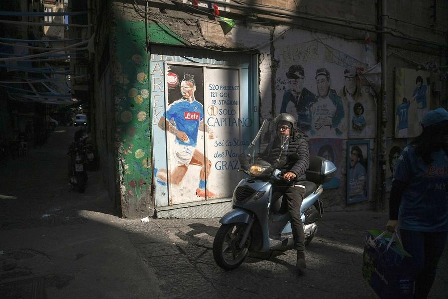 Mural cu Marek Hamsik în Napoli. Foto: Gettyimages De la copilul dator la „Regele prosecco-ului” » Cum s-a reinventat Marek Hamsik după retragere