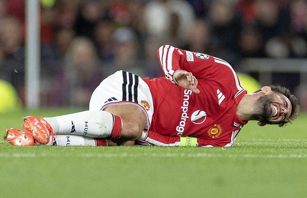 Bruno Fernandes stârnește îngrijorare înainte de derby-ul din Manchester » Cum a fost surprins la ieșirea din stadion
