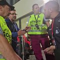 Andrei Bendeac, în dialog cu oficialul lui Csikszereda / FOTO: Captură video @golazo.ro