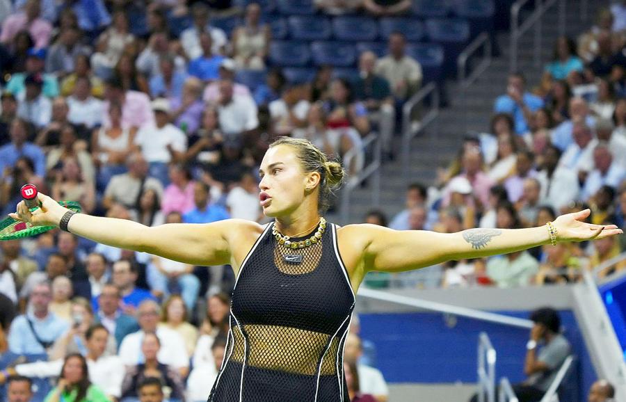 Aryna Sabalenka în acțiune în semifinale la New York, FOTO Imago Images Aryna Sabalenka – Elena Rybakina, finala feminină de la US Open » Bielorusa vrea revanșa, kazaha e deja noul lider mondial