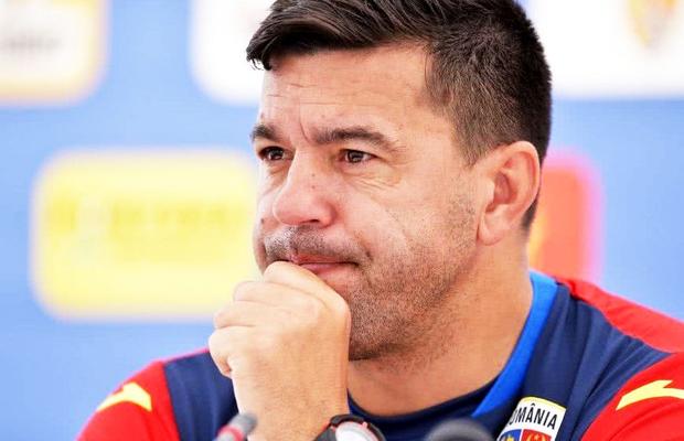 FEROE - ROMÂNIA // VIDEO Cosmin Contra se teme de feroezi și de gazonul sintetic: „Experiența nu ne dă motive să fim liniștiți!”