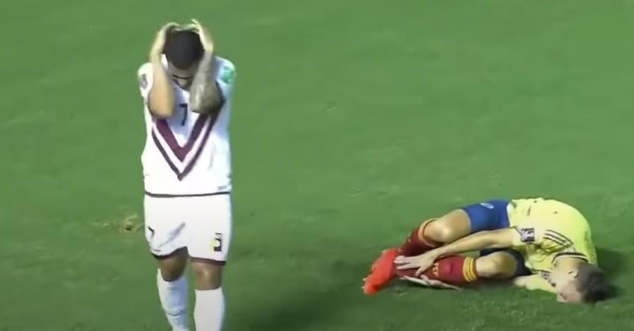 Imagine înfiorătoare! Picior rupt după un tackling în preliminariile Campionatului Mondial