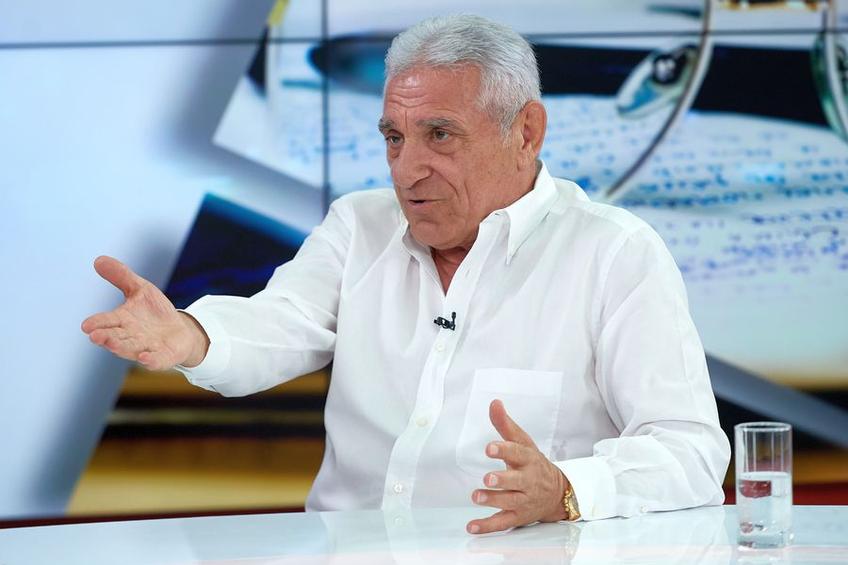 Giovanni Becali, 68 de ani, consideră neinspirată alegerea lui Mirel Rădoi de a începe cu Alex Mitiță (25 de ani, extremă stânga) titular în Islanda - România 2-1.
