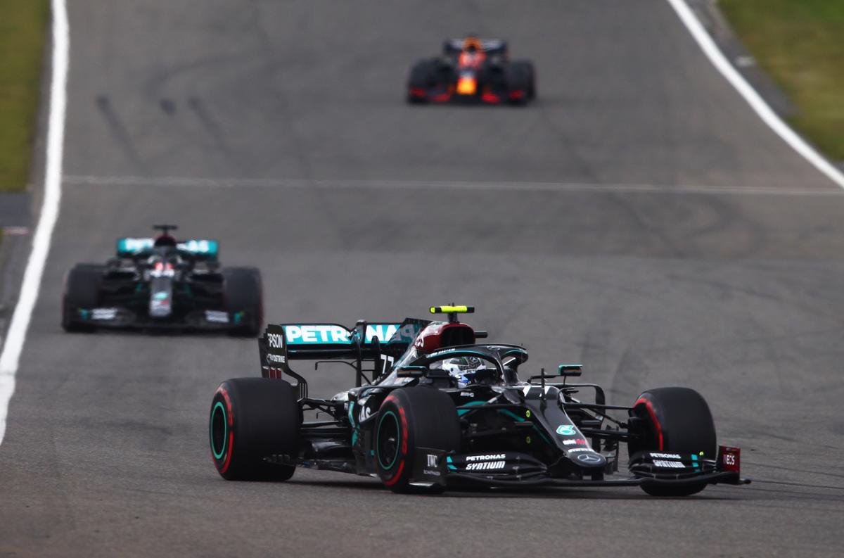 FOTO Lewis Hamilton a scris istorie: a câștigat Marele Premiu de la Eifel și a egalat recordul lui Michael Schumacher