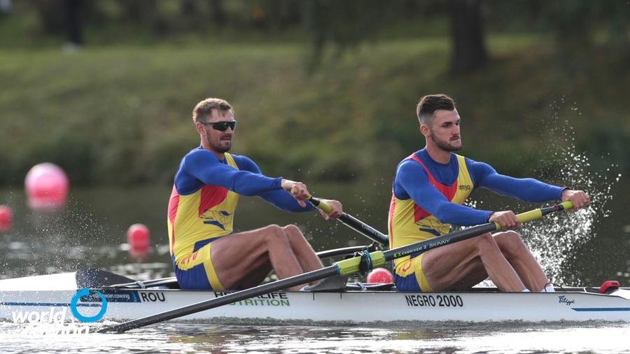Marius Cozmiuc și Ciprian Tudosă în timpul cursei FOTO worldrowing De 4 ori aur! Cele mai bune rezultate din istorie pentru România la Europenele de canotaj!