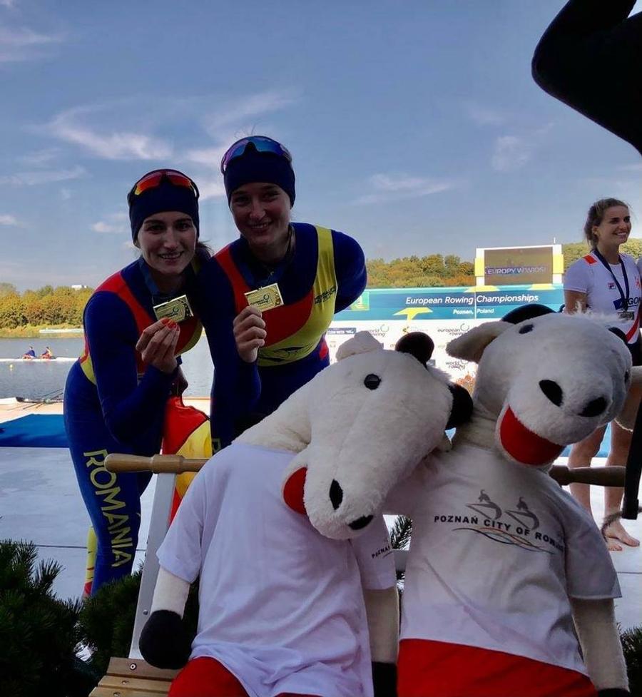 Ancuța Bodnar și Simona Radiș, poză cu medalii și cu oițele-mascotă De 4 ori aur! Cele mai bune rezultate din istorie pentru România la Europenele de canotaj!