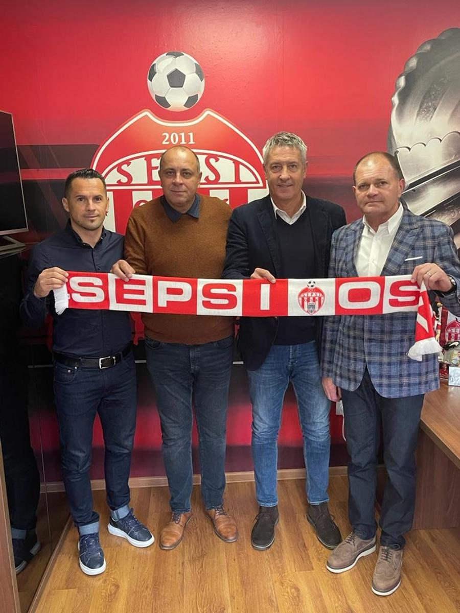 Cristiano Bergodi, noul antrenor al celor de la Sepsi. Foto: facebook/sepsi Cristiano Bergodi, prezentat oficial la Sepsi » Primele declarații ale antrenorului italian : „Revin cu plăcere în România să antrenez acest club”