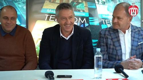 Cristiano Bergodi, alături de  managerul Cornel Şfaițer (dreapta) și patronul Dioszegi Laszlo (stânga)
Foto:facebook/sepsi