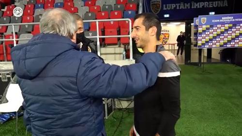Mihai Stoichiță și Gabriel Bodescu alături de Henrih Mhitarian
Foto: instagram/ armenian_ff