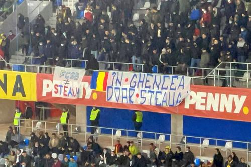 Peluza Sud Steaua și-a făcut apariția la meciul România - Armenia / foto: GSP
