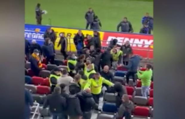 Scene reprobabile în Ghencea » Bătaie între suporterii români și staff-ul Armeniei