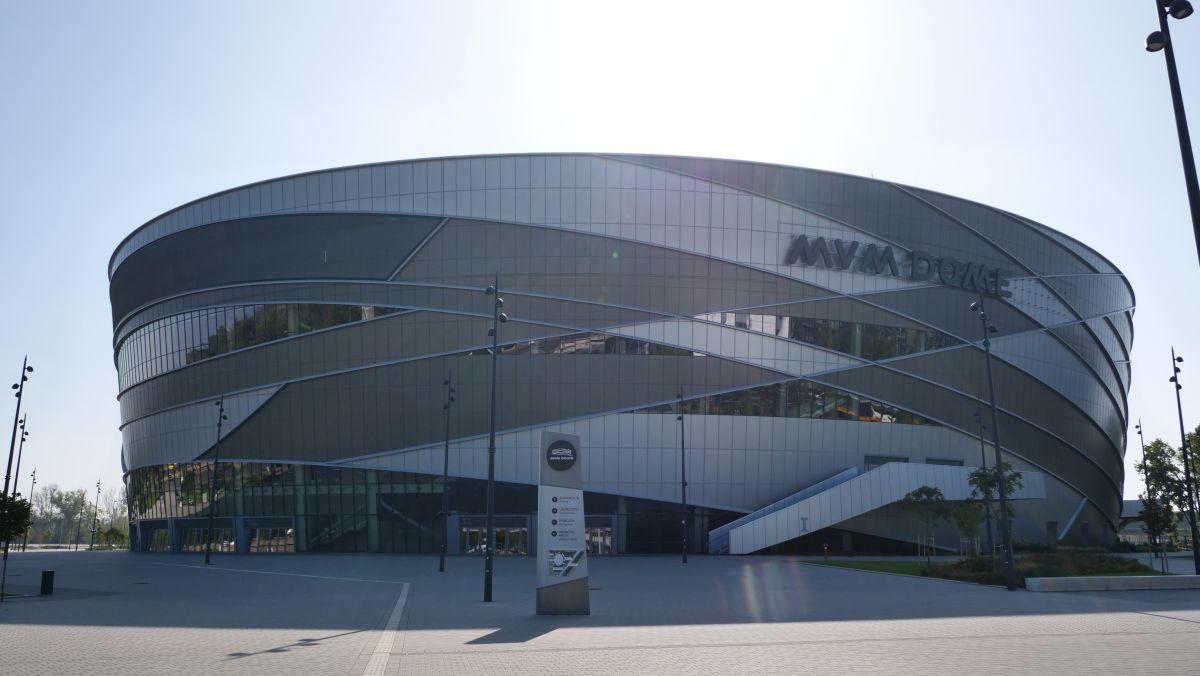 În timp ce Bucureștiul încă tânjește la Polivalentă și patinoar, la Budapesta sunt investiții de aproape un miliard! Ce au surprins reporterii GSP