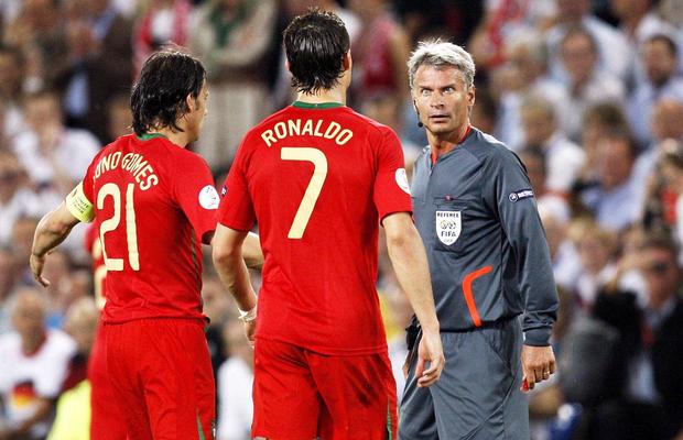 Scandalul ANULUI în Grecia! Șeful arbitrilor, REFUZAT de UEFA, este „prietenul prietenilor”! Răzvan Lucescu și PAOK implicați în conflict