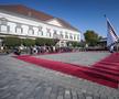 Klaus Iohannis, primit de preşedinta Ungariei la Budapesta » Tot orașul e împânzit cu steagurile României