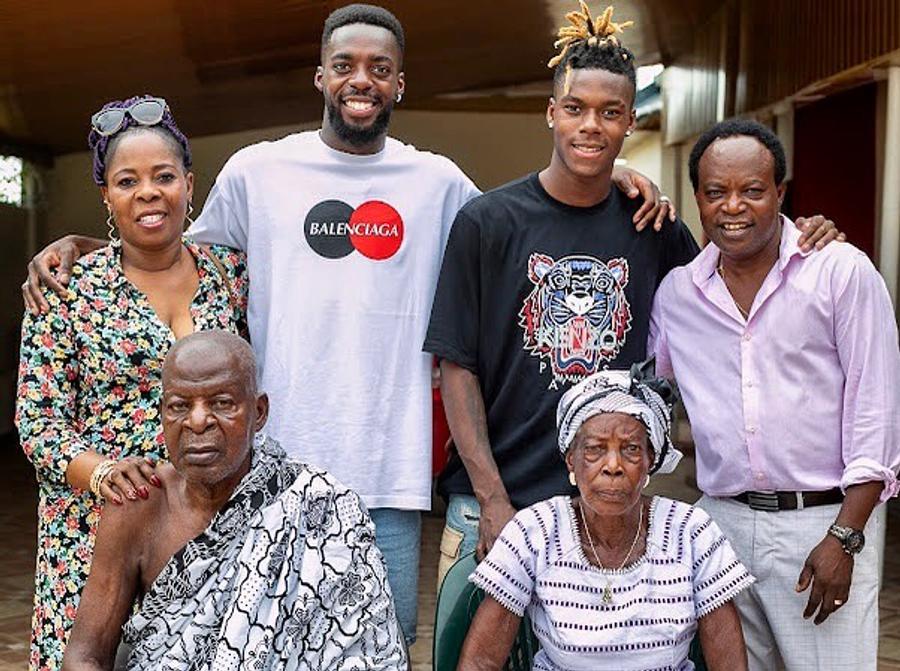 Familia Williams. Foto: Instagram Dezvăluiri cutremurătoare ale unui internațional ghanez: „Părinții mei au băut urină ca să supraviețuiască!”