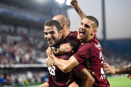 După pauza provocată de partidele internaționale, Andrea Mandorlini, antrenorul celor de la CFR Cluj, speră să aibă la dispoziție 7 fotbaliști care s-au confruntat în ultima vreme cu probleme medicale.