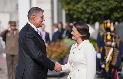 Klaus Iohannis, primit de preşedinta Ungariei la Budapesta » Tot orașul e împânzit cu steagurile României