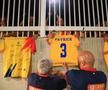 ”Tricolorii” dau autografe la finalul antrenamentului oficial din Cipru FOTO: Ionuț Iordache (GSP)