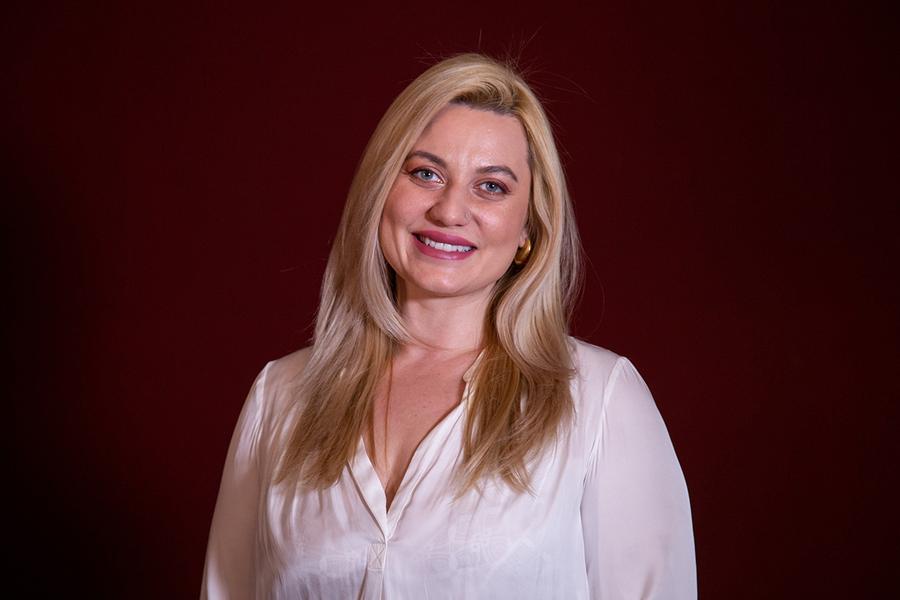 Psihoterapeut dr. Coralina Chiriac Totul despre mâncatul compulsiv: cauze declanşatoare, cum îl identificăm şi cum îl gestionăm + 3 trucuri pentru a scăpa de foamea psihologică
