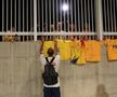 ”Tricolorii” dau autografe la finalul antrenamentului oficial din Cipru FOTO: Ionuț Iordache (GSP)