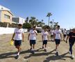 Naționala României, la plimbare pe plaja din Larnaca. Foto: FRF
