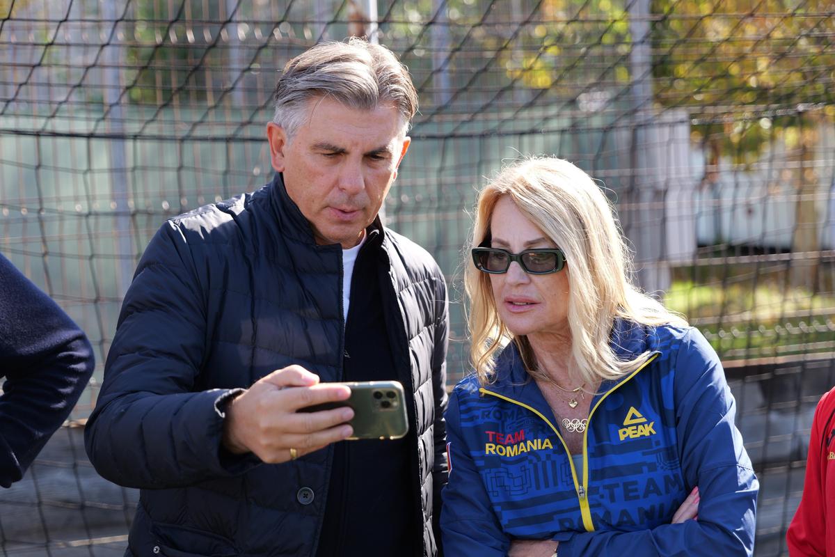 Imagini de aur la Complexul Sportiv Dinamo » Nadia Comăneci și David Popovici, față în față pentru viitorul sportului românesc: „Așa a făcut și Halep!”