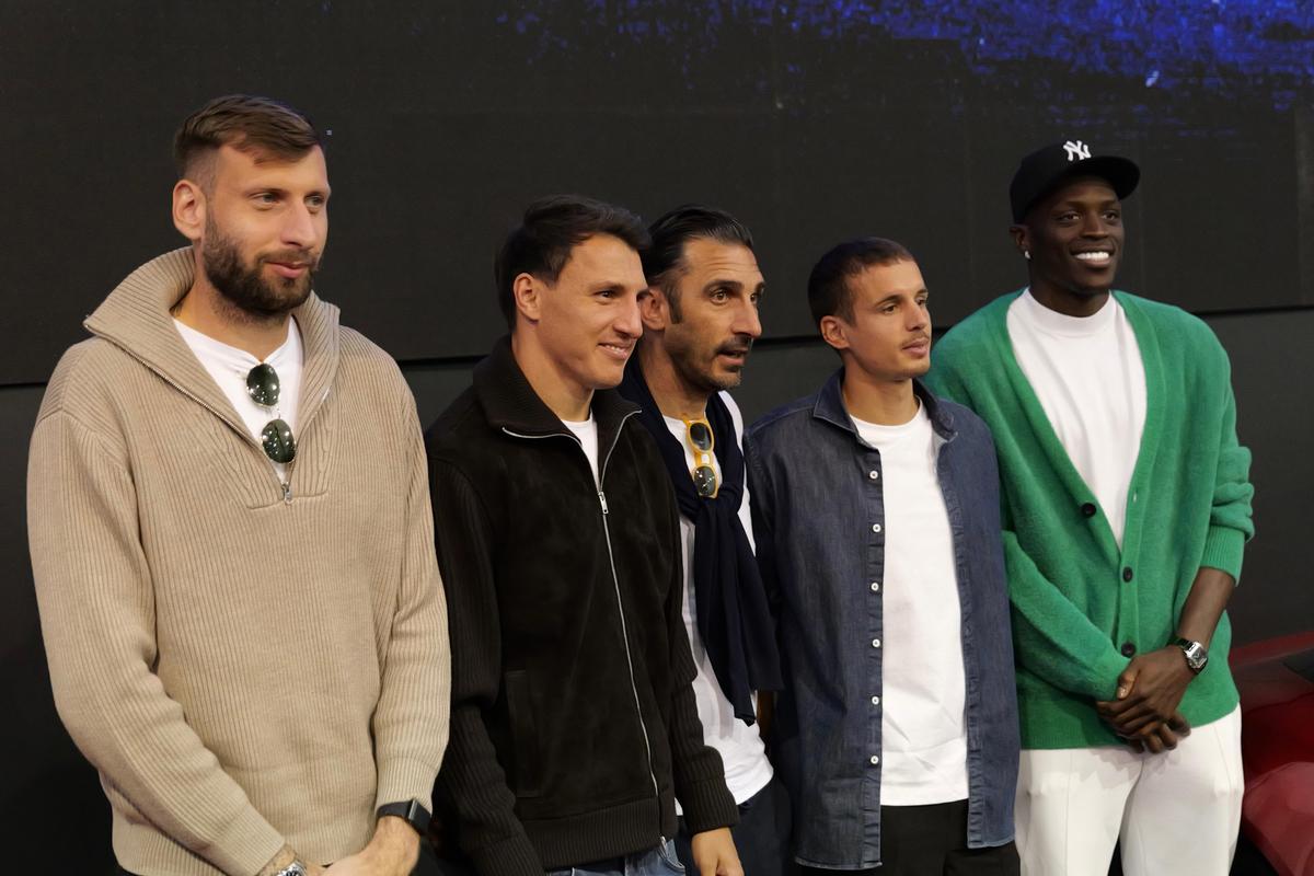 FCSB, jucători, Charalambous și MM Stoica, la Salonul Auto