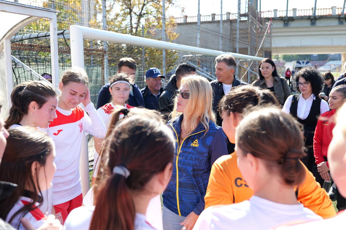 Nadia Comăneci a vizitat Complexul Sportiv Dinamo / Foto: Andrei Furnigă GSP