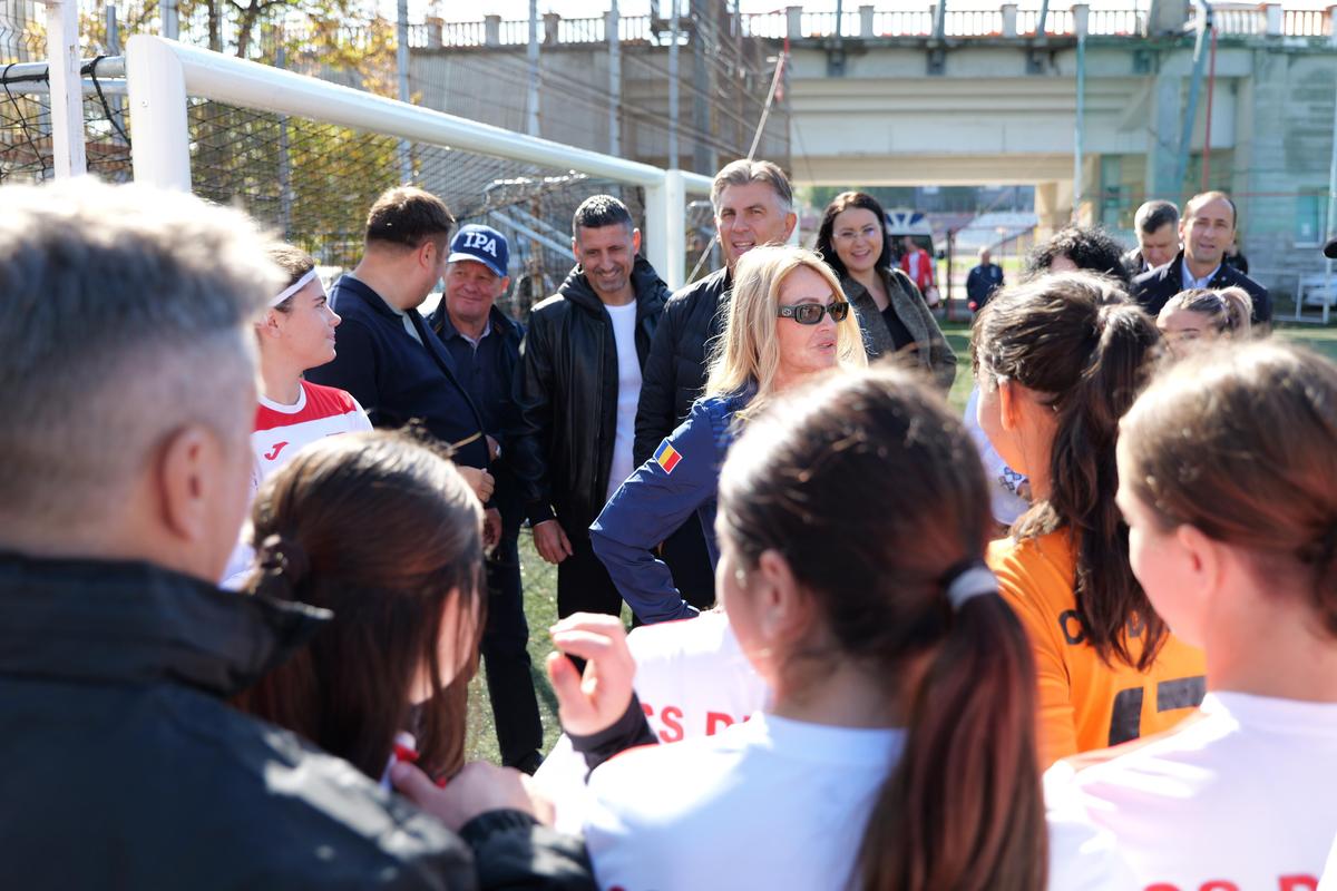 Nadia Comăneci a vizitat Complexul Sportiv Dinamo / Foto: Andrei Furnigă GSP