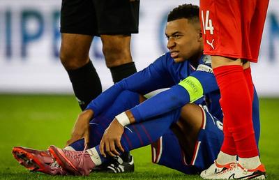 Alarmă cu Kylian Mbappe! » Căpitanul a părăsit lotul naționalei Franței