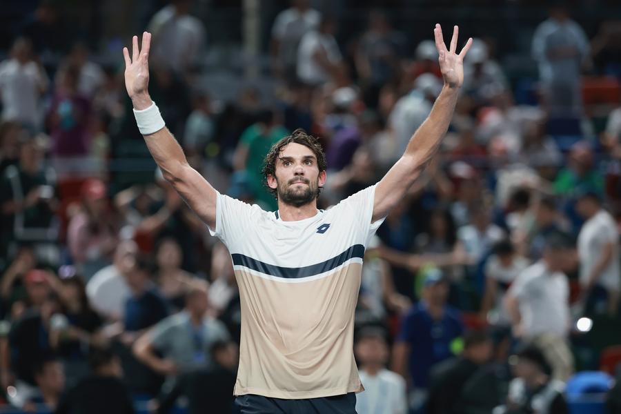 Valentin Vacherot a săebătorit discret victoria contra lui Novak Djokovic FOTO Guliver/GettyImages Novak Djokovic, învins în semifinale la Shanghai de problemele fizice și de un jucător venit din calificări