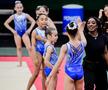 Simone Biles s-a bucurat de întâlnirea cu micile gimnaste din Argentina FOTO Guliver/GettyImages