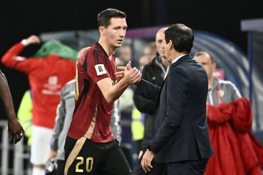 Rudi Garcia a fost acuzat pentru înlocuirea neinspirată a lui Hans Vanaken în minutul 74 cu Amadou Onana / Foto: Imago Selecționer desființat: „Să-ți fie rușine! Hai, trezește-te!”