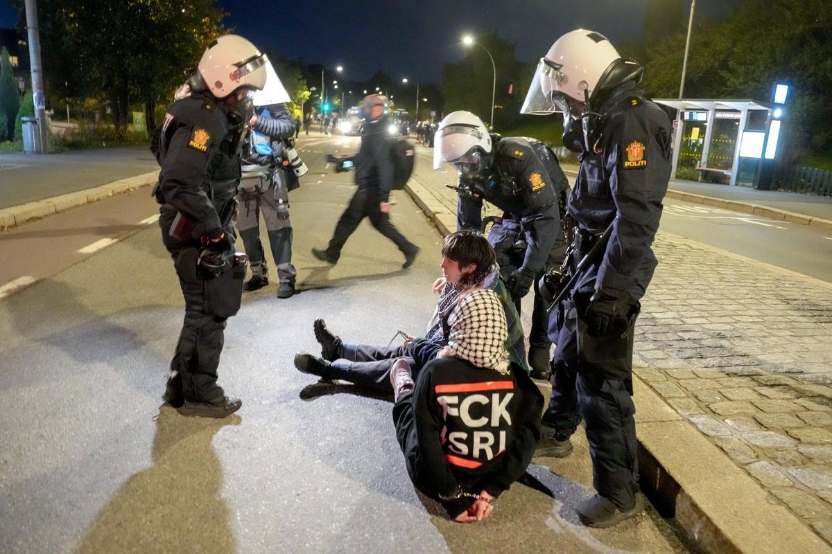 Incidente în afara stadionului, recital Haaland pe gazon la Norvegia - Israel