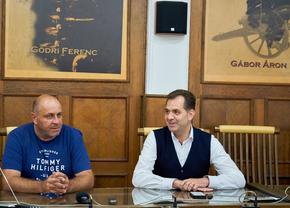 „Am cerut Federației să intervină” » Primarul din Sfântu Gheorghe sună alarma, după scenele revoltătoare de la Sepsi - Dinamo